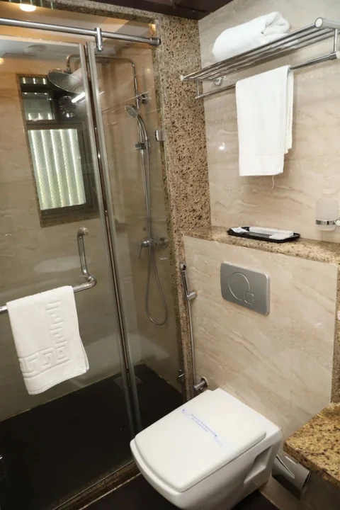 Мумбаи: Hotel Anantha Executive Suites