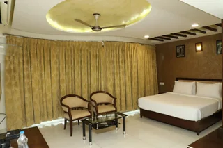 Мумбаи: Hotel Anantha Executive Suites
