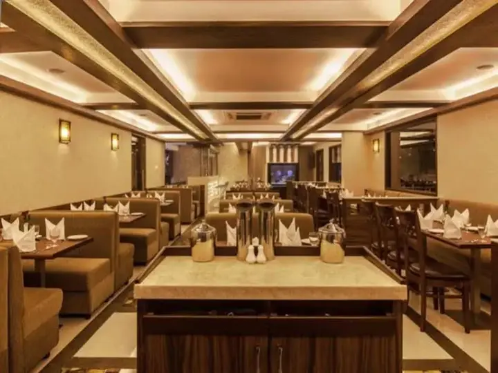 Мумбаи: Hotel Anantha Executive Suites
