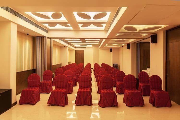 Мумбаи: Hotel Anantha Executive Suites
