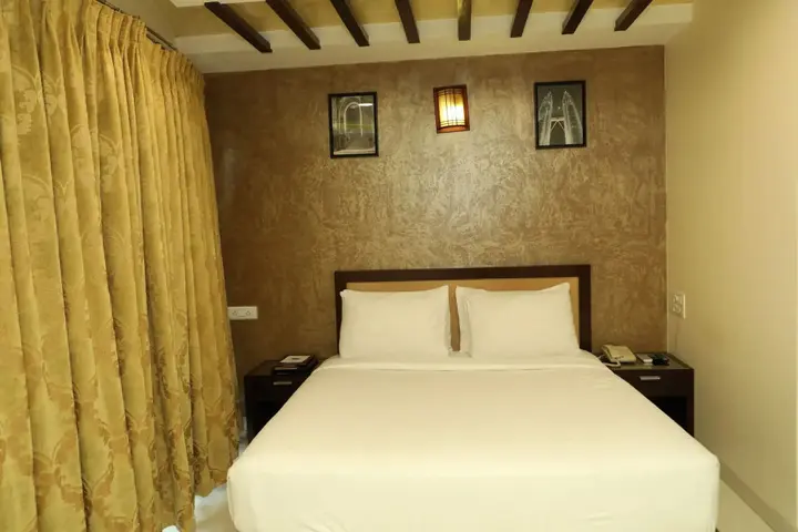 Мумбаи: Hotel Anantha Executive Suites