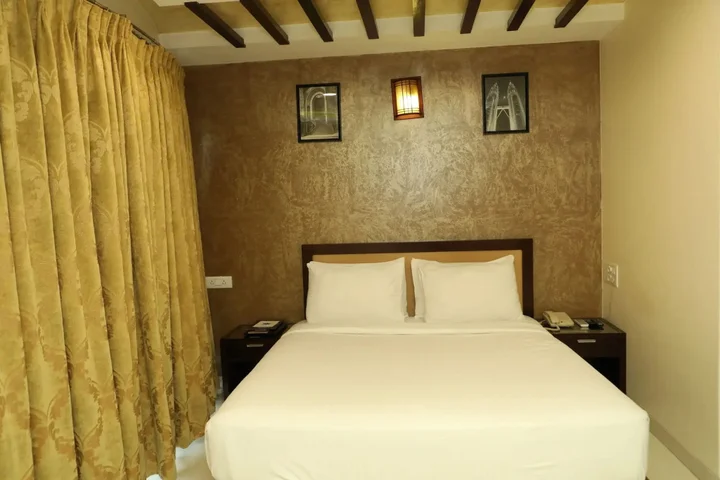 Мумбаи: Hotel Anantha Executive Suites