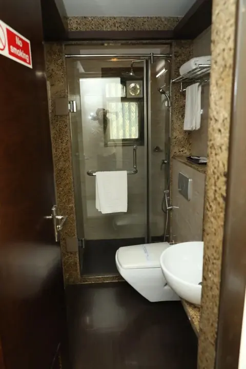 Мумбаи: Hotel Anantha Executive Suites