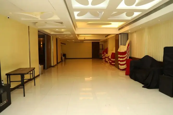 Мумбаи: Hotel Anantha Executive Suites