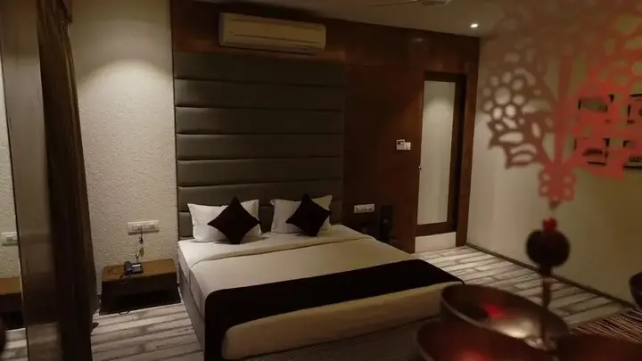 Джалгаон: Hotel President Cottage Resort