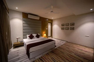 Джалгаон: Hotel President Cottage Resort