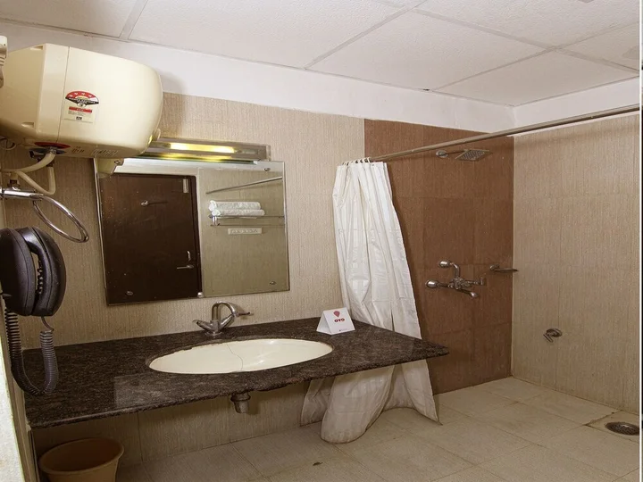 Лакхнау: OYO 6804 Hotel Buddha Residency
