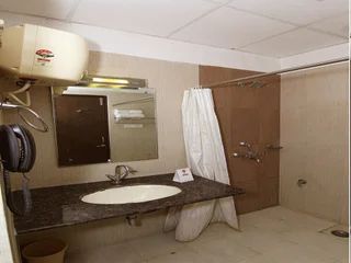 Лакхнау: OYO 6804 Hotel Buddha Residency