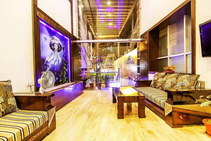 Лакхнау: OYO 6804 Hotel Buddha Residency