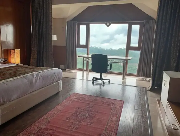 Солан: Dunn Perk Manor