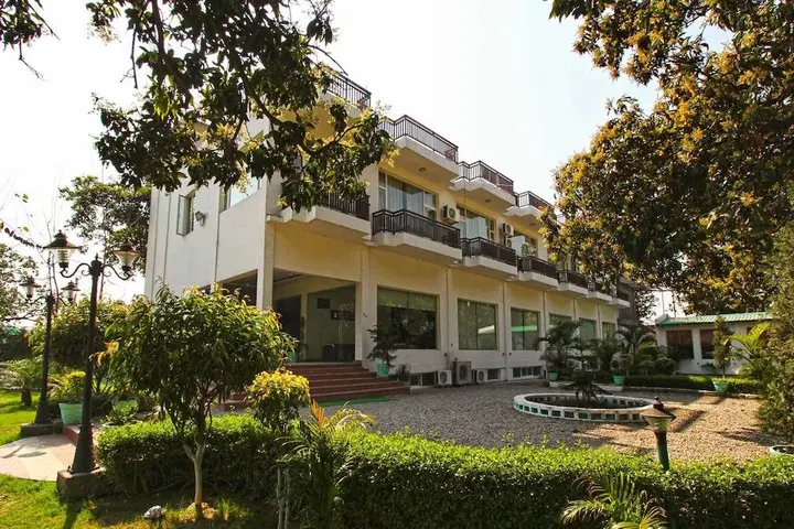Наинитал: Condominium Hospitality