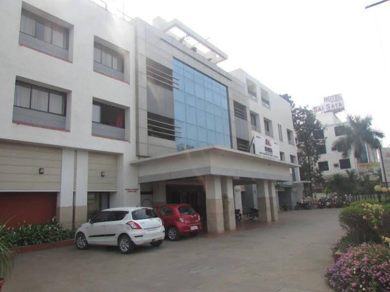 Нашик: Hotel Surya Nasik