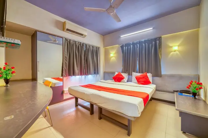 Нашик: Hotel Grand Ashwin