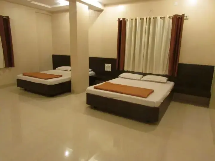 Ширди: Hotel Sai Tirth
