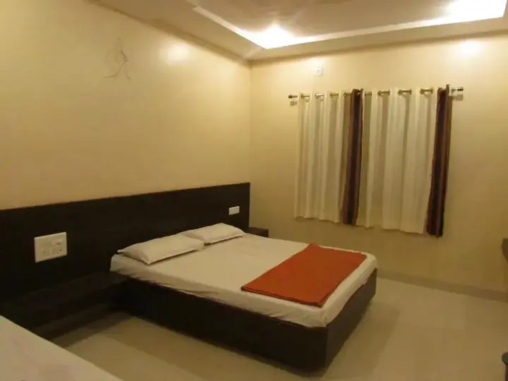 Ширди: Hotel Sai Tirth