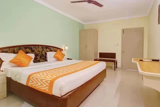 Хидерабад: Indu Pearls Inn by OYO Rooms