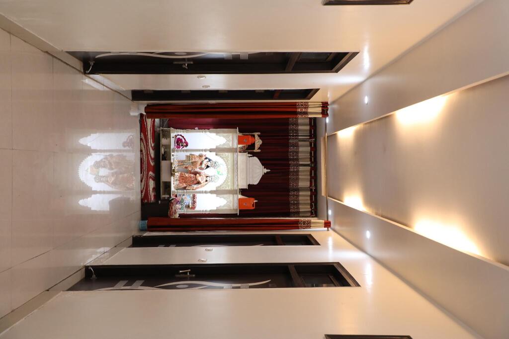 carousel image 1