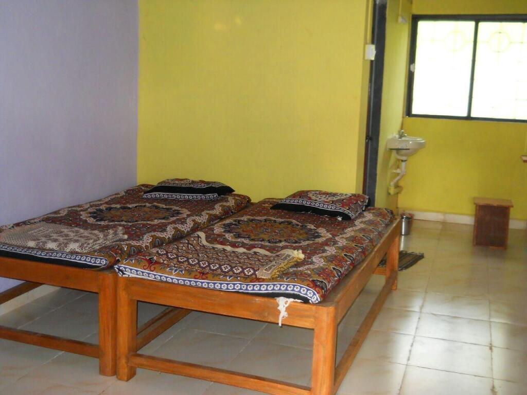 Даполи: Hotel Kavijay