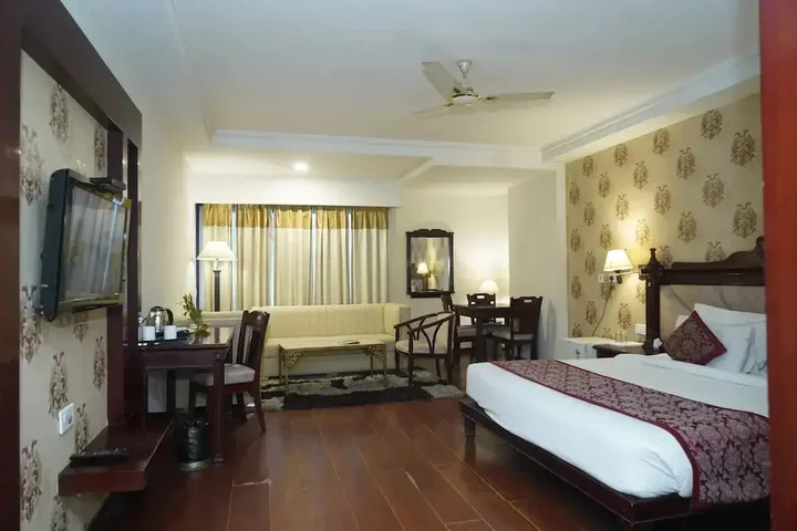 Бахадрабад: Hotel Deep Residency