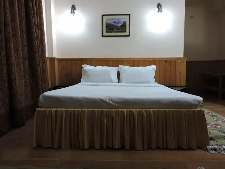 Лачунг: Norling Zimkhang Hotel