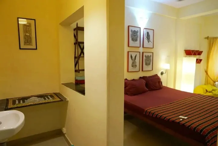 Арамбол: The Noname Guest House