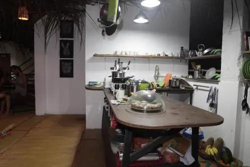 Арамбол: The Noname Guest House