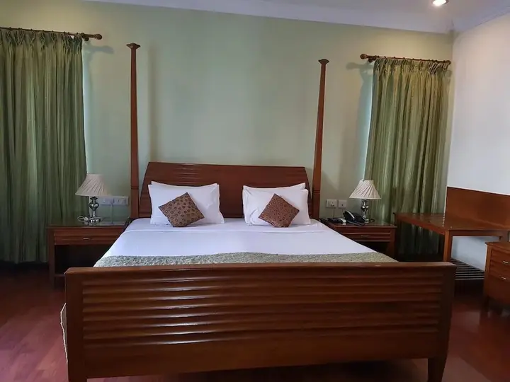 Бангалор: Hotel Trinity Suites
