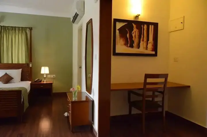 Бангалор: Hotel Trinity Suites