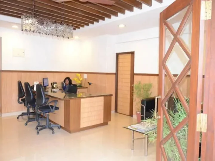 Бангалор: Hotel Trinity Suites