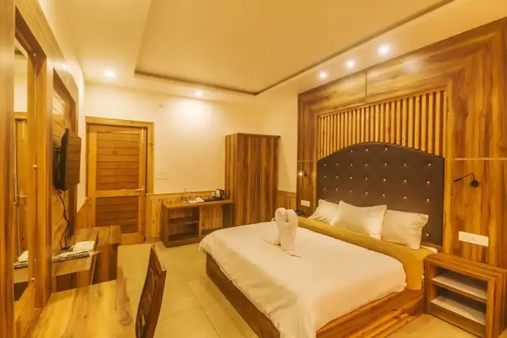 Кангра: The Lodge