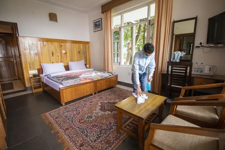 Кангра: The Lodge