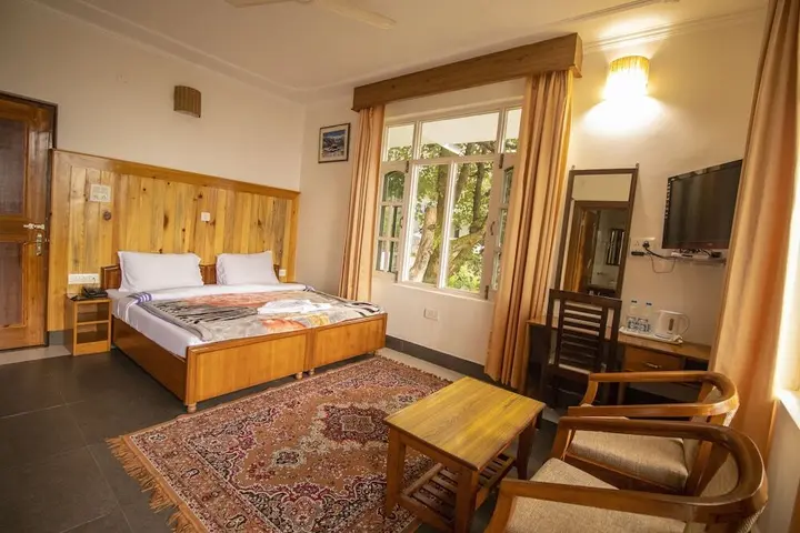 Кангра: The Lodge