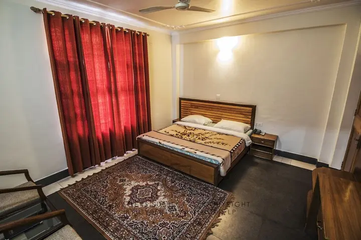 Кангра: The Lodge