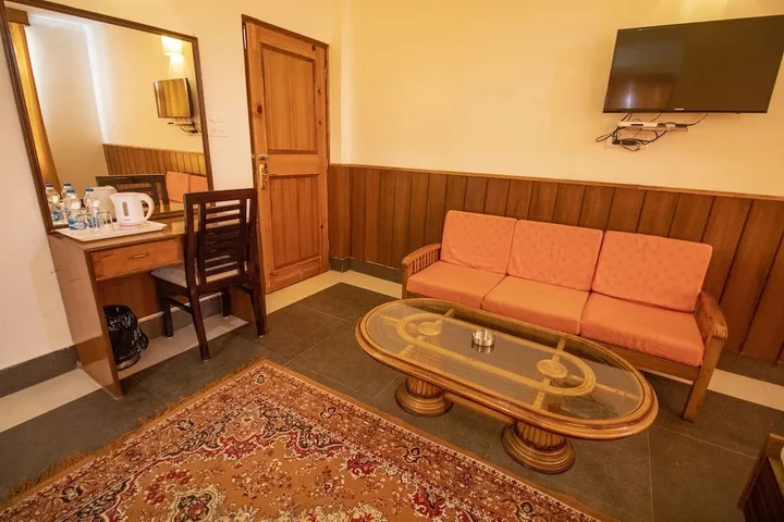 Кангра: The Lodge