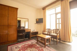 Кангра: The Lodge