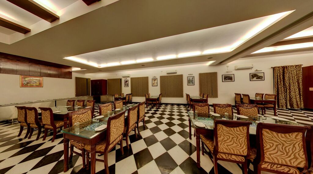 Массури: Hotel Shilton by Royal Collection