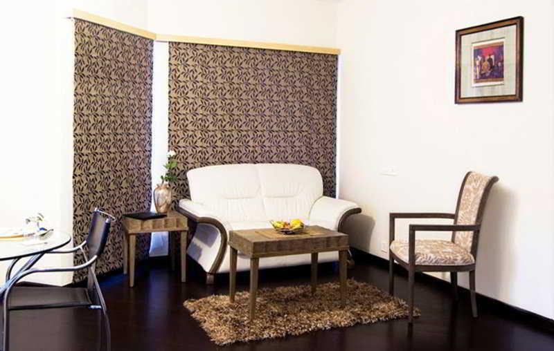 Ахмедабад: OYO 44310 Maninagar Residency