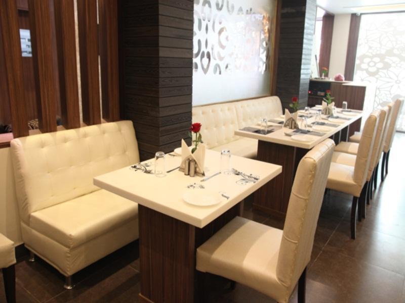 Агра: Hotel Poonam Plaza