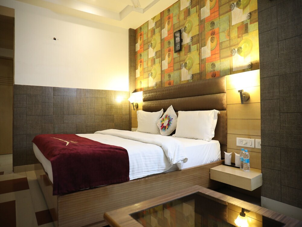 Агра: Hotel Poonam Plaza