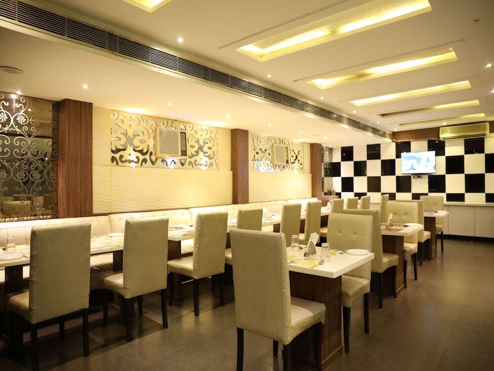 Агра: Hotel Poonam Plaza