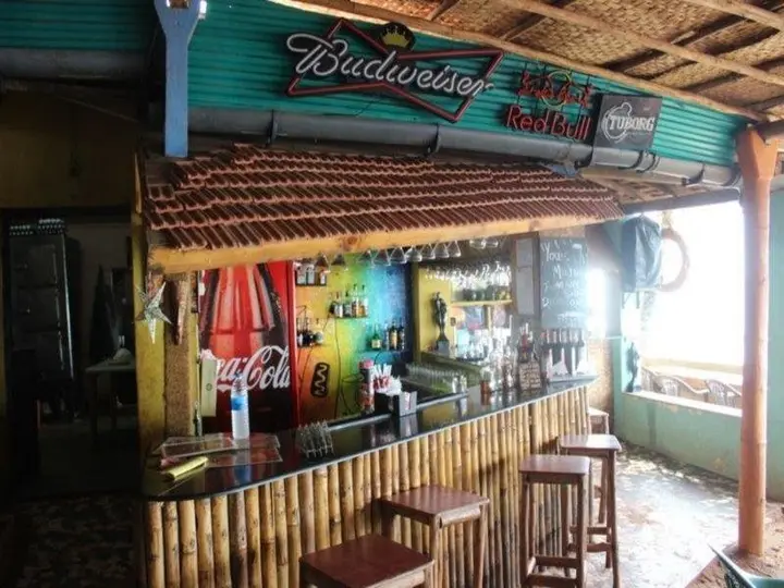 Анджуна: Guru Guest House