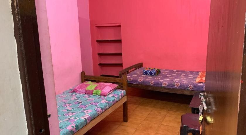 Анджуна: Guru Guest House