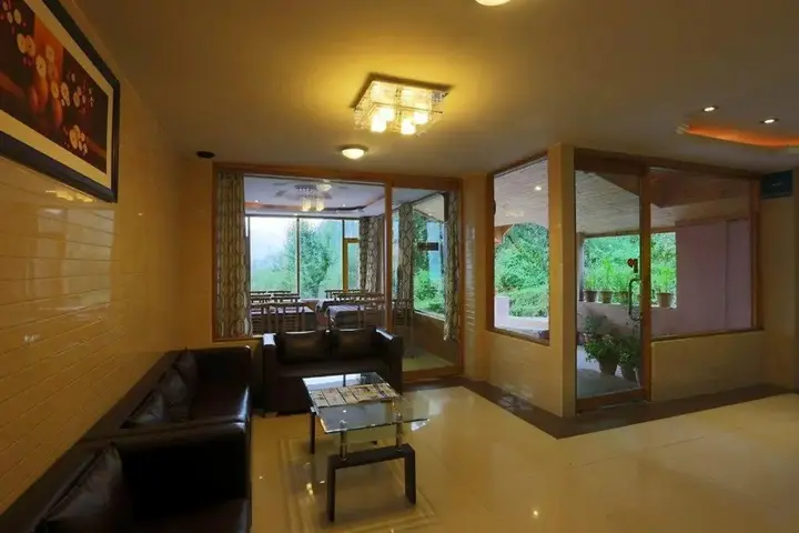 Манали: Lotus Inn River View