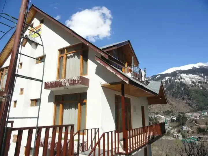 Манали: Hotel Snow Crown
