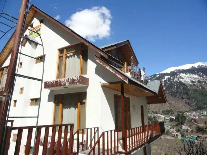 Манали: Hotel Snow Crown
