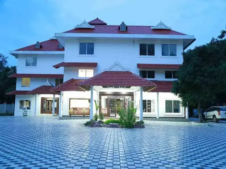 Cherthala: Thachaparambil Residency