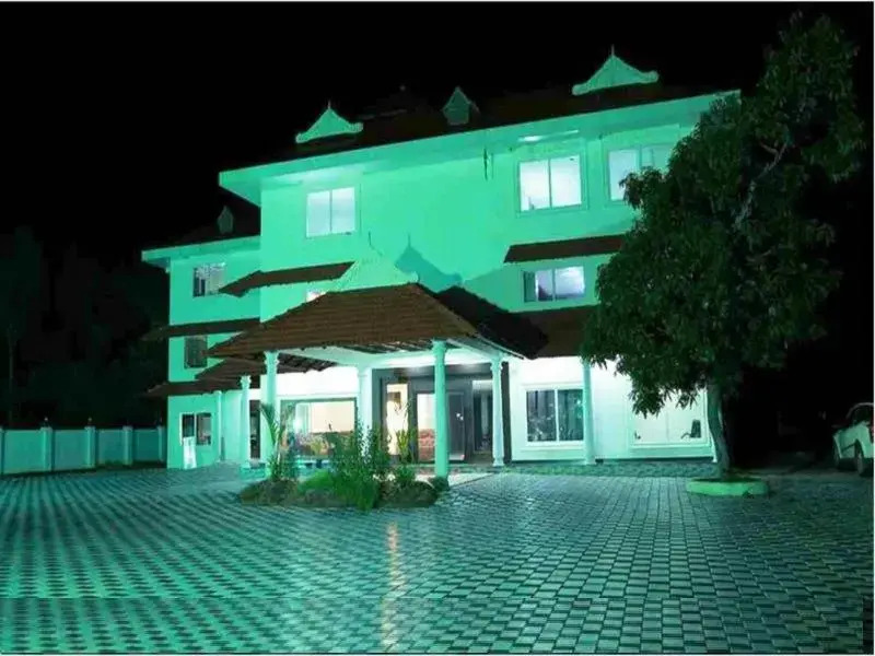 Cherthala: Thachaparambil Residency