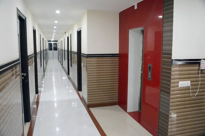 Катра: Hotel Ambassador