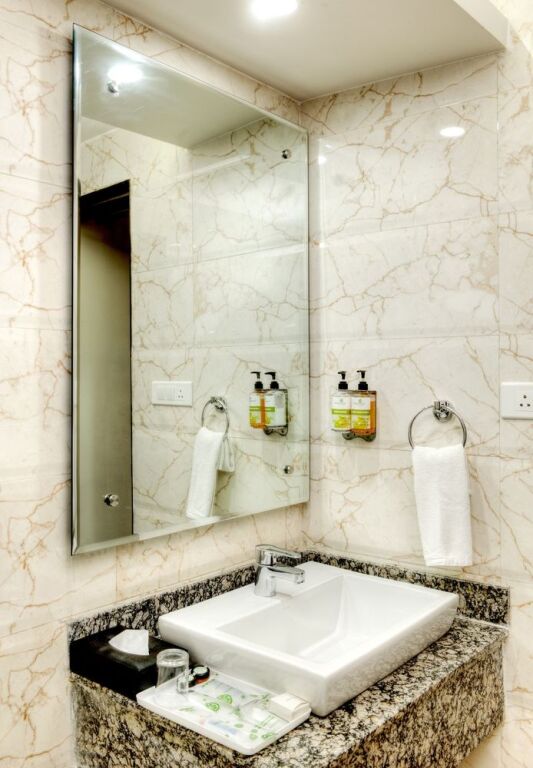 Катра: Hotel Ambassador