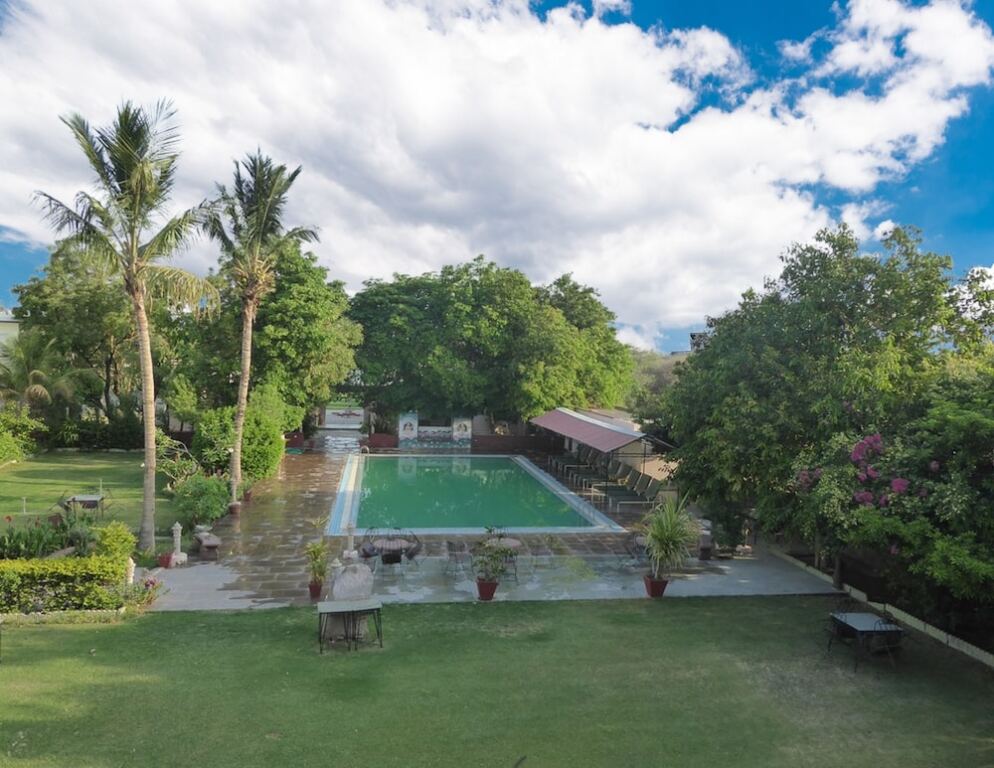 Садри: Ranakpur Hill Resort